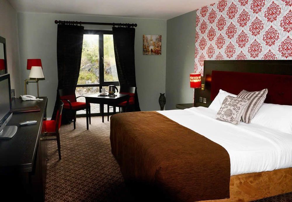 Burren Atlantic Hotel & Holiday Cottages Ballyvaughan Exterior photo